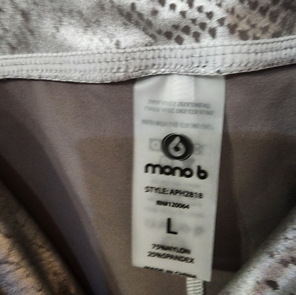 Sliver snakeskin leggings - Picture 2 of 3